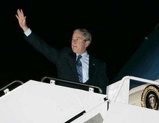 President George W. Bush departs Andrews Air Force Base outside Washington for Israel January 8, 2008. REUTERS/Larry Downing 