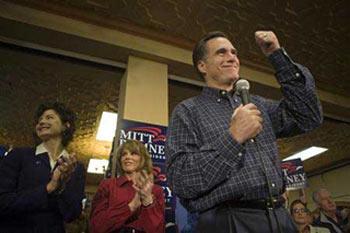 Republican presidential candidate and former Massachusetts Governor Mitt Romney (L) speaks at a campaign stop in Reno, Nevada, Jan. 18, 2008. U.S. Senator Hillary Clinton won the Democratic Nevada caucuses Saturday, beating arch-rival Barack Obama in a hard-fought race, while former Massachusetts Governor Mitt Romney won a landslide victory on the Republican contest.(Xinhua/Reuters Photo)