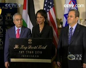 US Secretary of State Condoleezza Rice has held talks in a three-way summit with Palestinian Prime Minister Salam Fayyad and Israeli Defense Minister Ehud Barak. (CCTV.com)