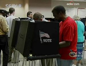 Election day in the US is still more than two weeks away, but some voters are already casting their ballots.(CCTV.com)
