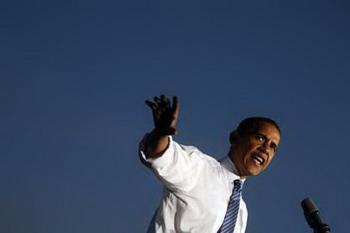 U.S. Democratic presidential nominee Senator Barack Obama (D-IL) speaks at a campaign rally in Kansas City, October 18, 2008.(Xinhua/Reuters Photo)