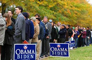 Voters queue to cast their ballots in Arlington, Virginia of the United States on Nov. 4, 2008. Some 130 million voters will cast their votes in the day-long polling in the U.S. presidential elections on Tuesday.(Xinhua Photo)
