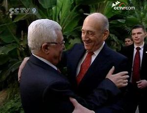 Israel's Prime Minister Ehud Olmert has met in Jerusalem with Palestinian President Mahmoud Abbas.(CCTV.com)