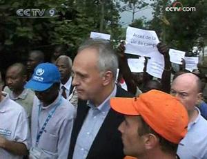 Britain's minister for Africa, Mark Malloch Brown,has visited an internally displaced camp in the Democratic Republic of Congo.(CCTV.com)