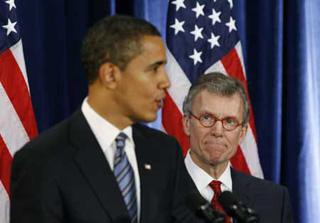 U.S. President-elect Barack Obama (L) introduces former U.S. Senate Majority Leader Tom Daschle (R) as Secretary of the Department of Health and Human Services during a news conference in Chicago, December 11, 2008.(Xinhua/Reuters Photo)