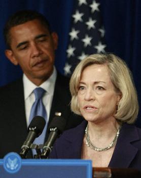 Nancy Killefer makes a few remarks after President-elect Barack Obama, left, introduced her to the newly created position of chief performance officer, Wednesday, Jan. 7, 2009, at his transition office Washington.(Xinhua/Reuters Photo)
