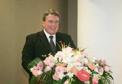 Declan Kelleher, the Irish Ambassador to China addresses the signing ceremony.