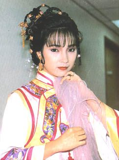 戚美珍,3次演绎金庸作品,分别扮演:岳灵珊,胡夫人,玉如意.